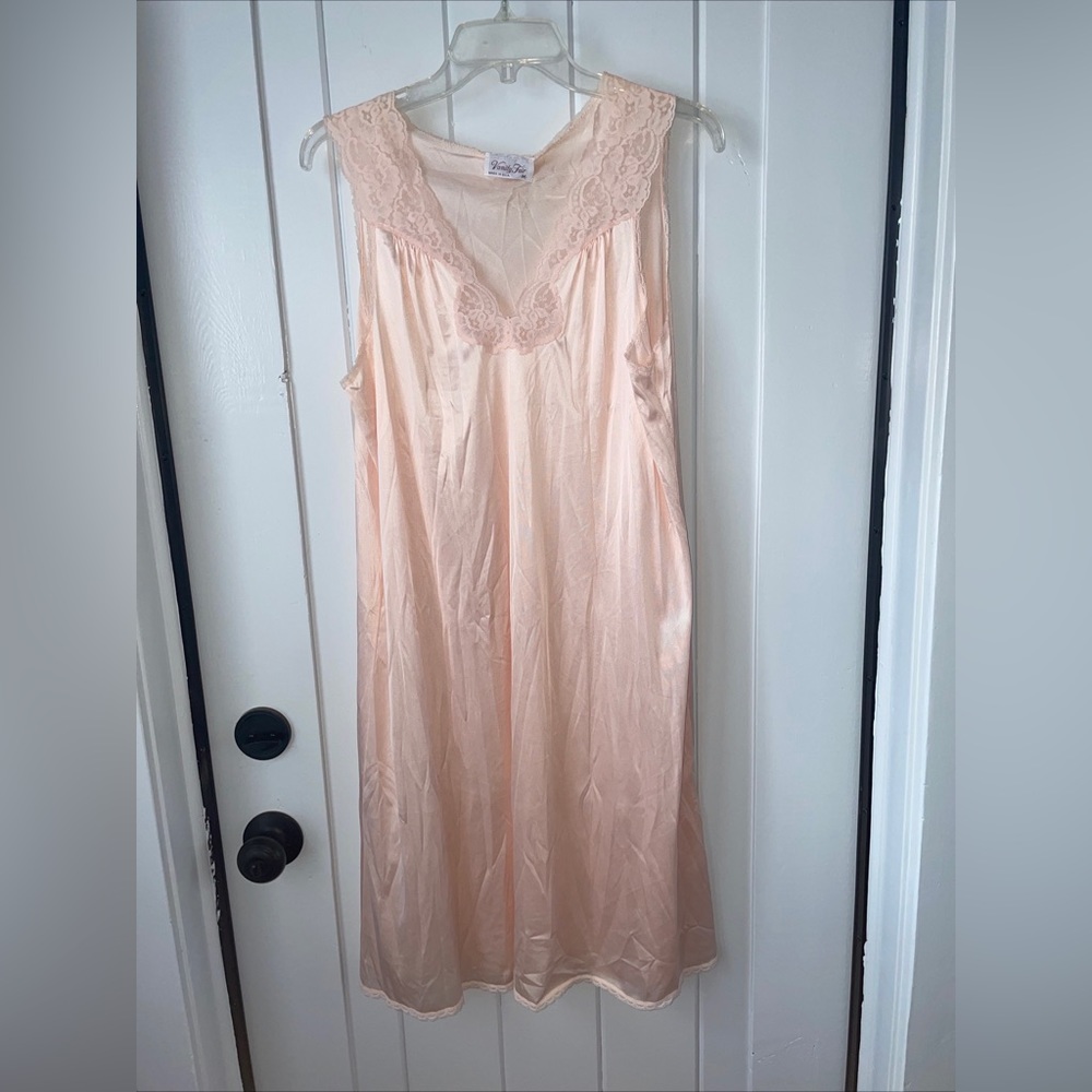 Peach nightgown vanity fair size m